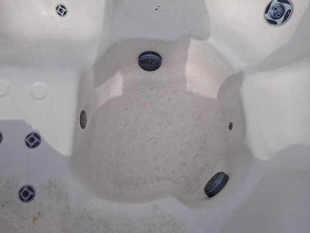 Viking spa 6 persoons jacuzzi en buitenspa - afbeelding 9 van  30