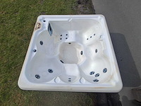 Viking spa 6 persoons jacuzzi en buitenspa - afbeelding 1 van  30