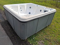 Viking spa 6 persoons jacuzzi en buitenspa - afbeelding 18 van  30