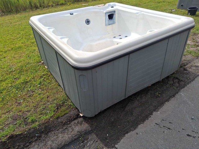 Viking spa 6 persoons jacuzzi en buitenspa - afbeelding 20 van  30