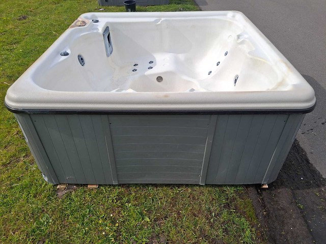 Viking spa 6 persoons jacuzzi en buitenspa - afbeelding 21 van  30