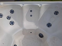 Viking spa 6 persoons jacuzzi en buitenspa - afbeelding 27 van  30