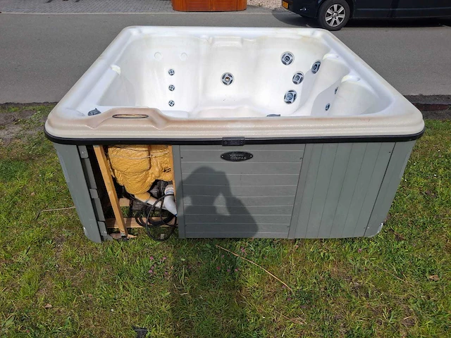 Viking spa 6 persoons jacuzzi en buitenspa - afbeelding 15 van  30