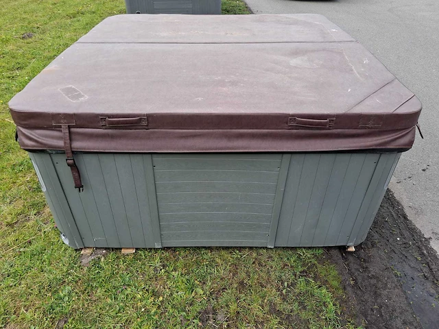 Viking spa 6 persoons jacuzzi en buitenspa - afbeelding 13 van  30