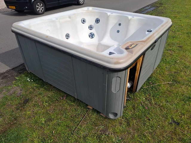 Viking spa 6 persoons jacuzzi en buitenspa - afbeelding 16 van  30