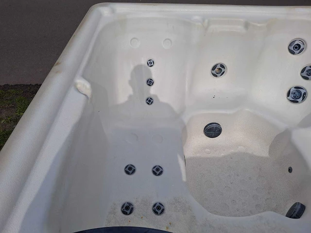 Viking spa 6 persoons jacuzzi en buitenspa - afbeelding 24 van  30