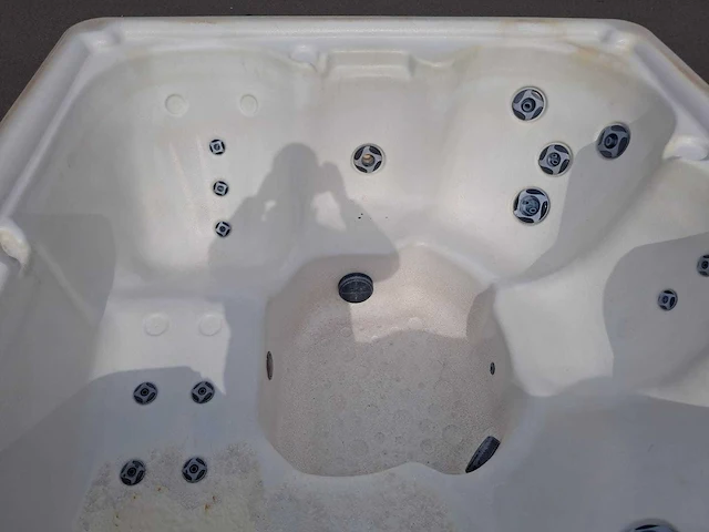 Viking spa 6 persoons jacuzzi en buitenspa - afbeelding 2 van  28