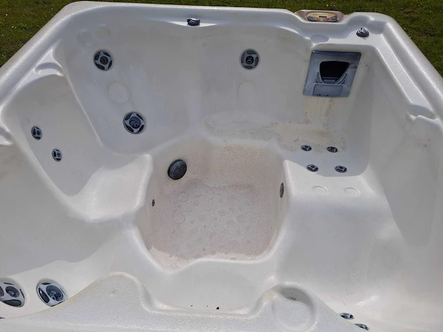Viking spa 6 persoons jacuzzi en buitenspa - afbeelding 3 van  26