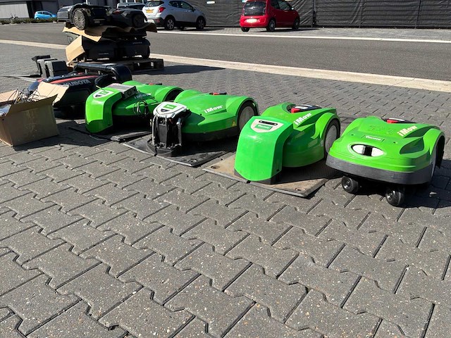 Viking/kubota robotmaaier (5x) - afbeelding 1 van  1