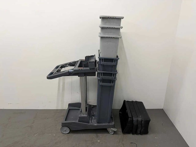 Vileda - schoonmaak kar met 6 prullenbaken - afbeelding 1 van  4