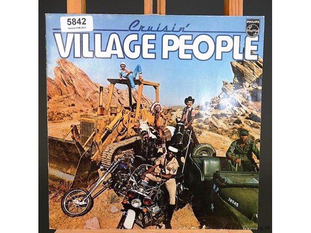 Village peaople - afbeelding 1 van  5