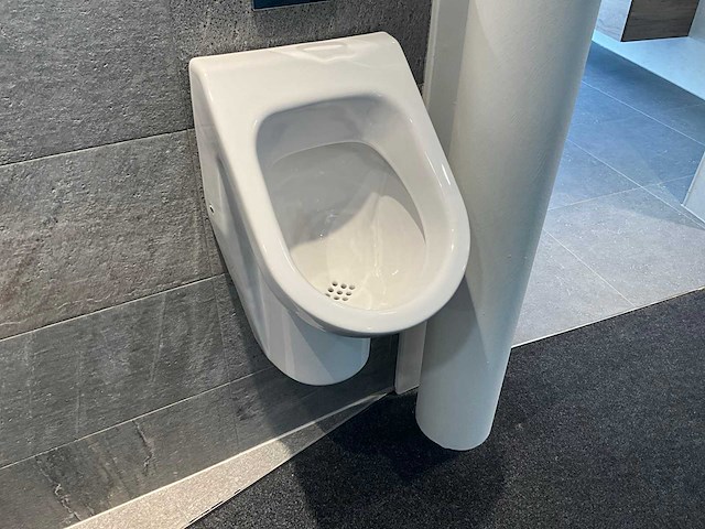 Villeroy & boch - architectura - urinoir - afbeelding 1 van  3