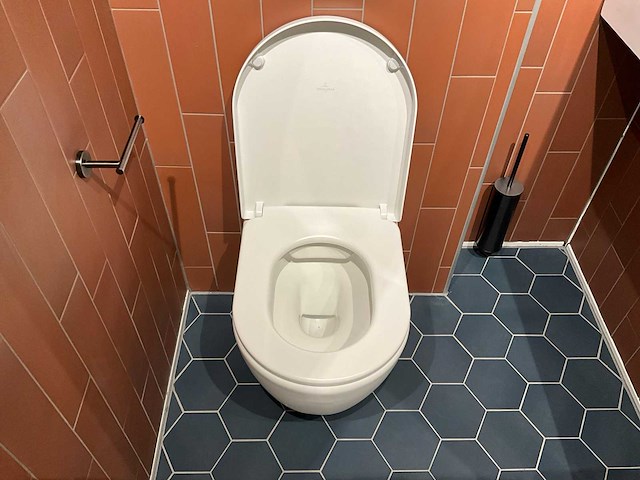 Villeroy & boch - avento wandcloset met toiletzitting - afbeelding 3 van  5