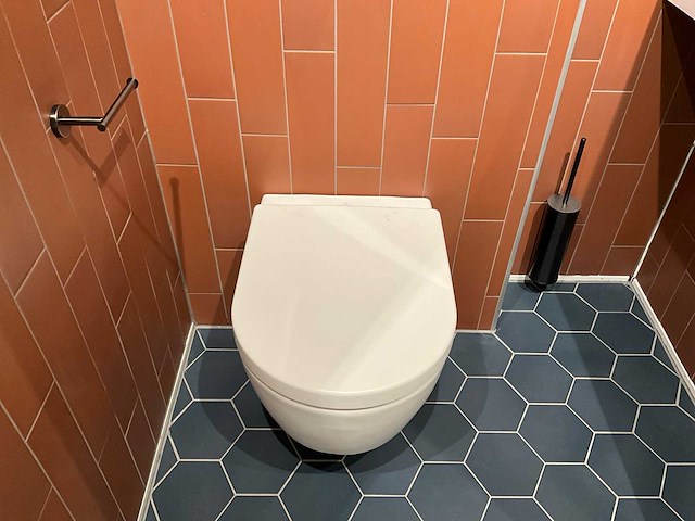 Villeroy & boch - avento wandcloset met toiletzitting - afbeelding 4 van  5