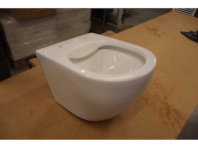 Villeroy & boch - directflush - toilet met zitting - afbeelding 2 van  9