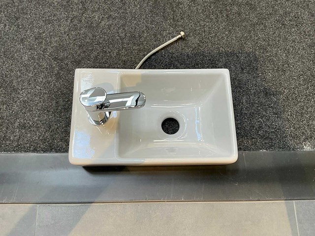 Villeroy & boch - fontein met kraan - afbeelding 4 van  8