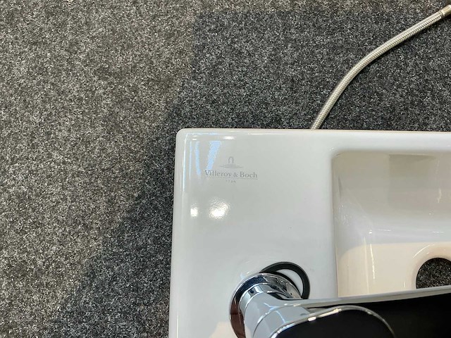 Villeroy & boch - fontein met kraan - afbeelding 5 van  8