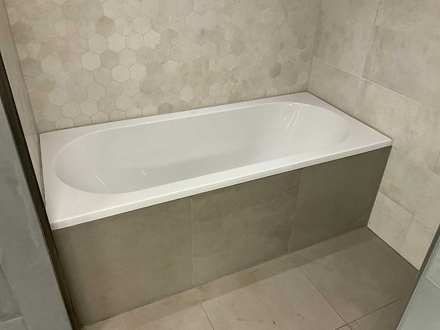 Villeroy & boch - ligbad 180 x 80 cm - afbeelding 1 van  8