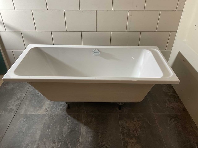 Villeroy & boch - ligbad 180 x 80 cm - afbeelding 1 van  8