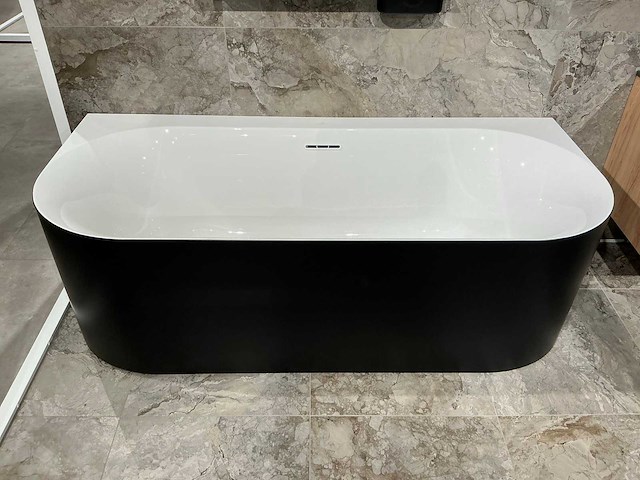 Villeroy & boch - loop & friends - half vrijstaandbad 180 x 80 cm - afbeelding 2 van  5