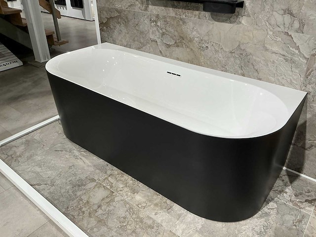 Villeroy & boch - loop & friends - half vrijstaandbad 180 x 80 cm - afbeelding 1 van  4