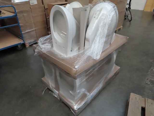 Villeroy & boch - newo - 4693r001 - toilet (10x) - afbeelding 1 van  3