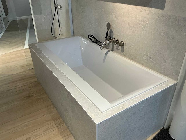 Villeroy & boch - squaro edge - ligbad 180 cm - afbeelding 2 van  9