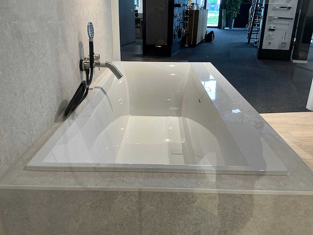 Villeroy & boch - squaro edge - ligbad 180 cm - afbeelding 3 van  9
