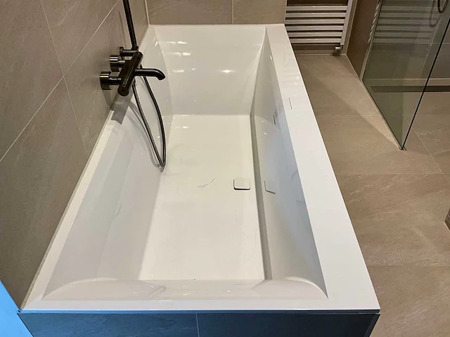 Villeroy & boch - squaro edge - ligbad 180 x 80 cm - afbeelding 2 van  8