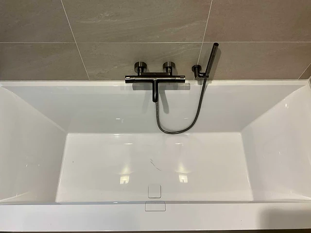 Villeroy & boch - squaro edge - ligbad 180 x 80 cm - afbeelding 3 van  8