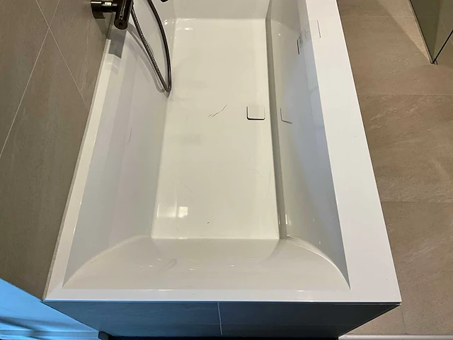 Villeroy & boch - squaro edge - ligbad 180 x 80 cm - afbeelding 7 van  8