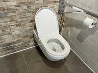 Villeroy & boch - vicare - wandcloset met toiletzitting - afbeelding 2 van  5