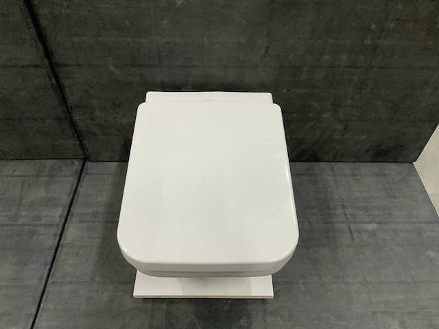 Villeroy & boch - wandcloset met toiletzitting - afbeelding 1 van  9