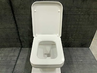 Villeroy & boch - wandcloset met toiletzitting - afbeelding 2 van  9