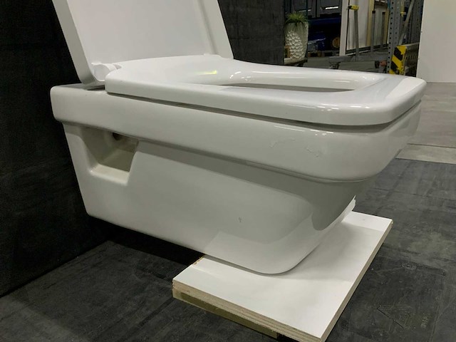 Villeroy & boch - wandcloset met toiletzitting - afbeelding 6 van  9