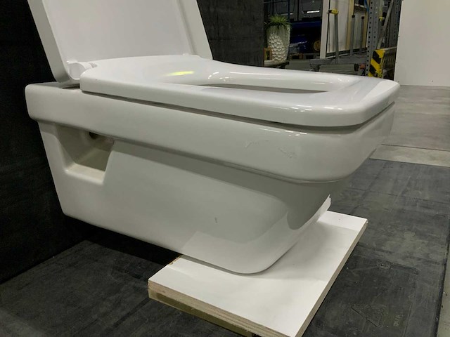 Villeroy & boch - wandcloset met toiletzitting - afbeelding 7 van  9
