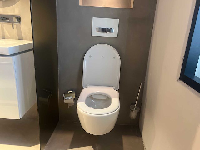 Villeroy & boch - wandcloset met toiletzitting - afbeelding 1 van  1