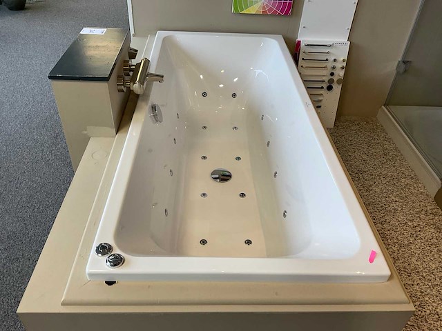 Villeroy & boch dummy bubbelbad - afbeelding 2 van  4