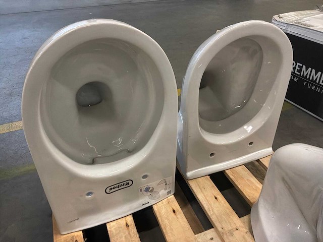 Villeroy & boch / geberit 0.novo / rimfree toilet (3x) - afbeelding 4 van  5