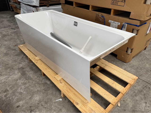 Villeroy & boch loop & friends half vrijstaand bad - afbeelding 2 van  5