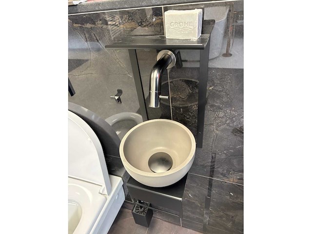 Villeroy & boch showroom toiletset - afbeelding 2 van  2