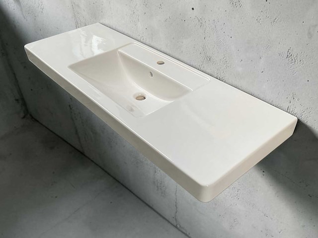 Villeroy & boch subway plus 130x48cm wastafel - afbeelding 1 van  6