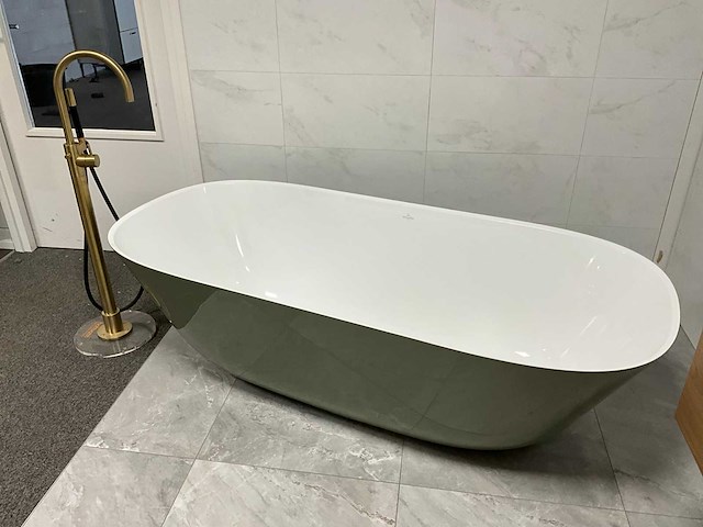 Villeroy & boch theano vrijstaand bad - afbeelding 1 van  11