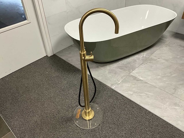 Villeroy & boch theano vrijstaand bad - afbeelding 8 van  11