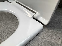 Villeroy & boch toiletzitting wit - afbeelding 2 van  3