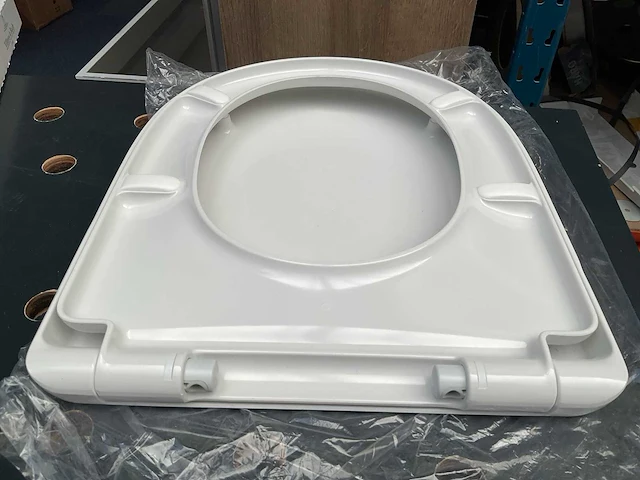 Villeroy & boch toiletzitting - afbeelding 2 van  2