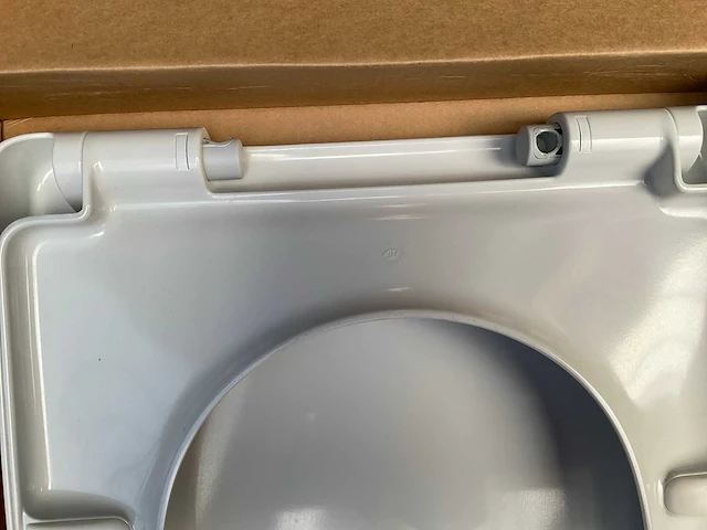 Villeroy & boch toiletzitting - afbeelding 2 van  3