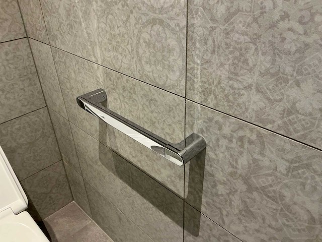 Villeroy & boch vicare vita mindervalide toiletopstelling - afbeelding 5 van  8