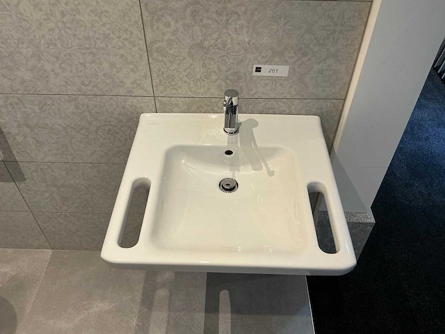 Villeroy & boch vicare zorg wastafel - afbeelding 2 van  7