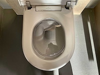 Villeroy & boch viclean douche/toiletcombinatie - afbeelding 10 van  14